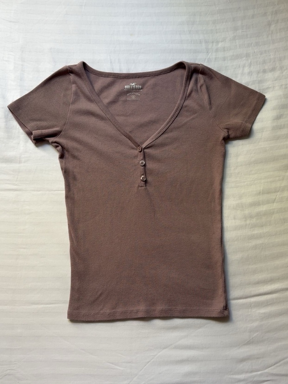 Hollister Mauve V-Neck Henley Short Sleeve Top